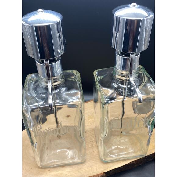 Vintage pair of MCM glass Etched Bourbon and Scotch Decanter with pump and spout - Picture 9 of 9